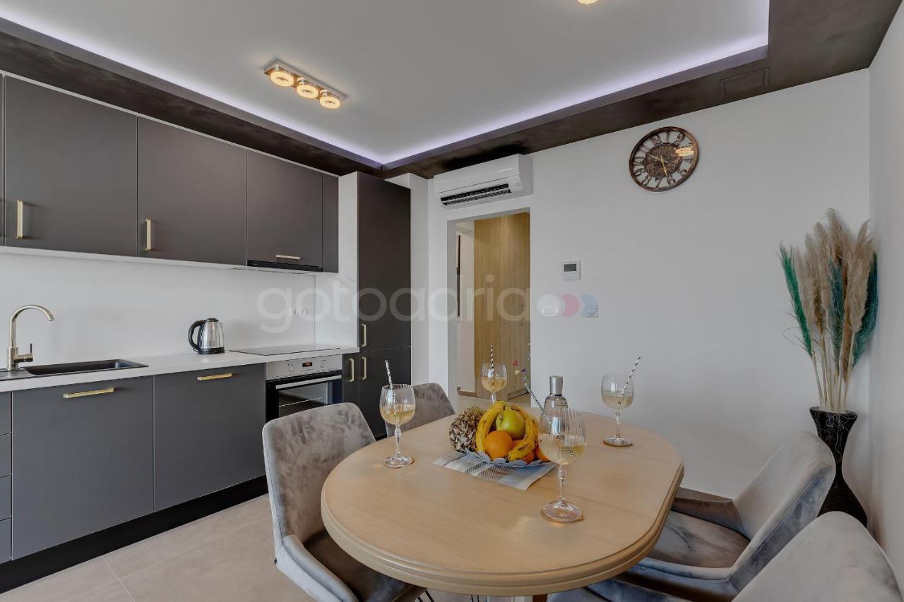 Luxury Seaview Apt Luki - Free Parking Макарска Екстериор снимка